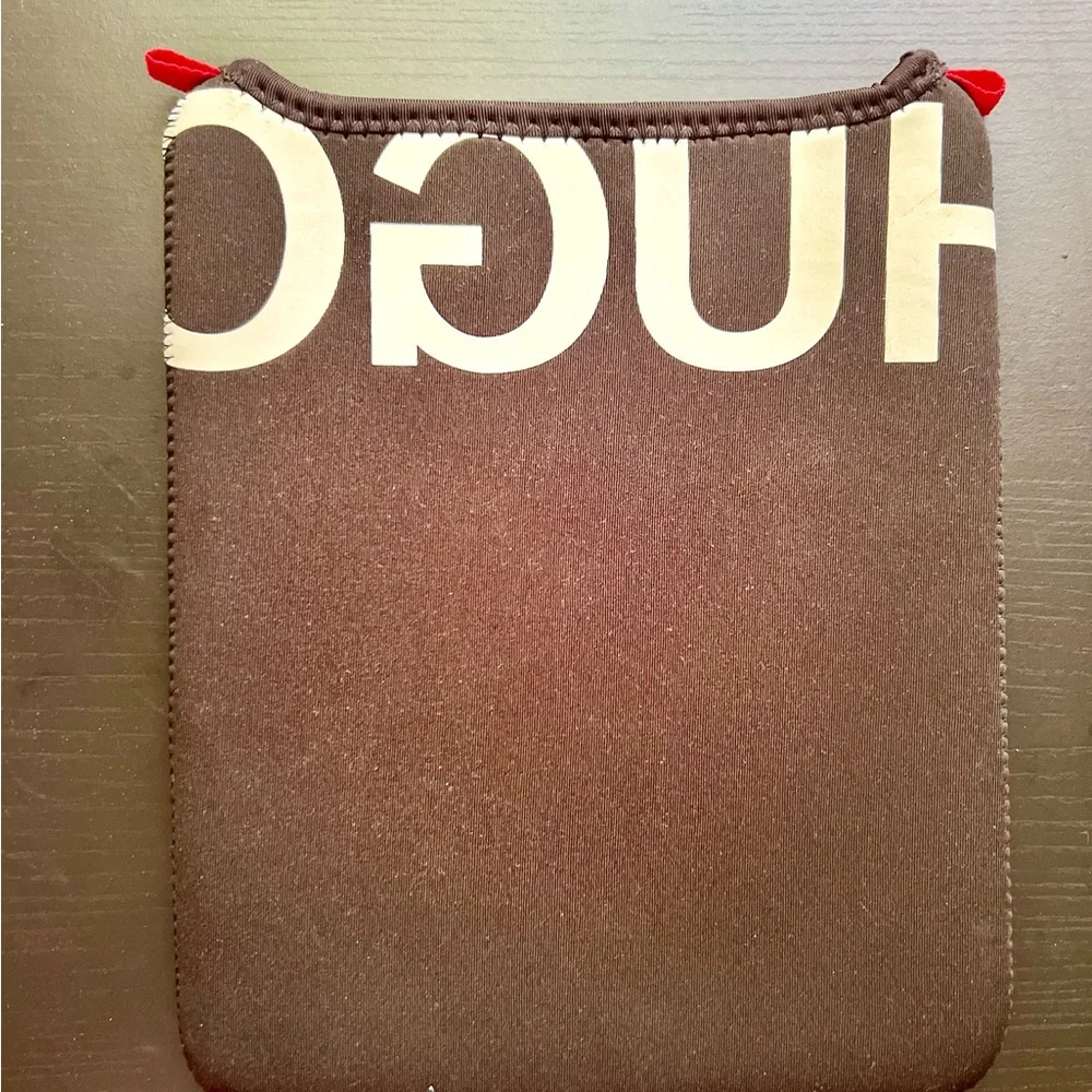 HUGO tablet sleeve
